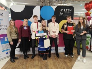 2025 aasta umakultuuri edendaja auhinna võitjad ÕF Puuviljapärlid. Foto Sten Mahov