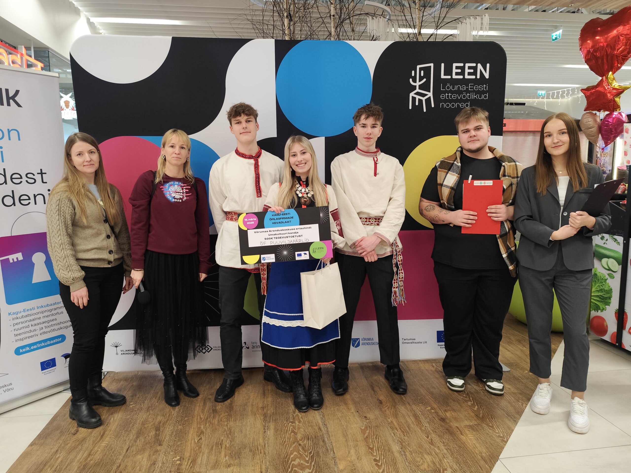 2025 aasta umakultuuri edendaja auhinna võitjad ÕF Puuviljapärlid. Foto Sten Mahov